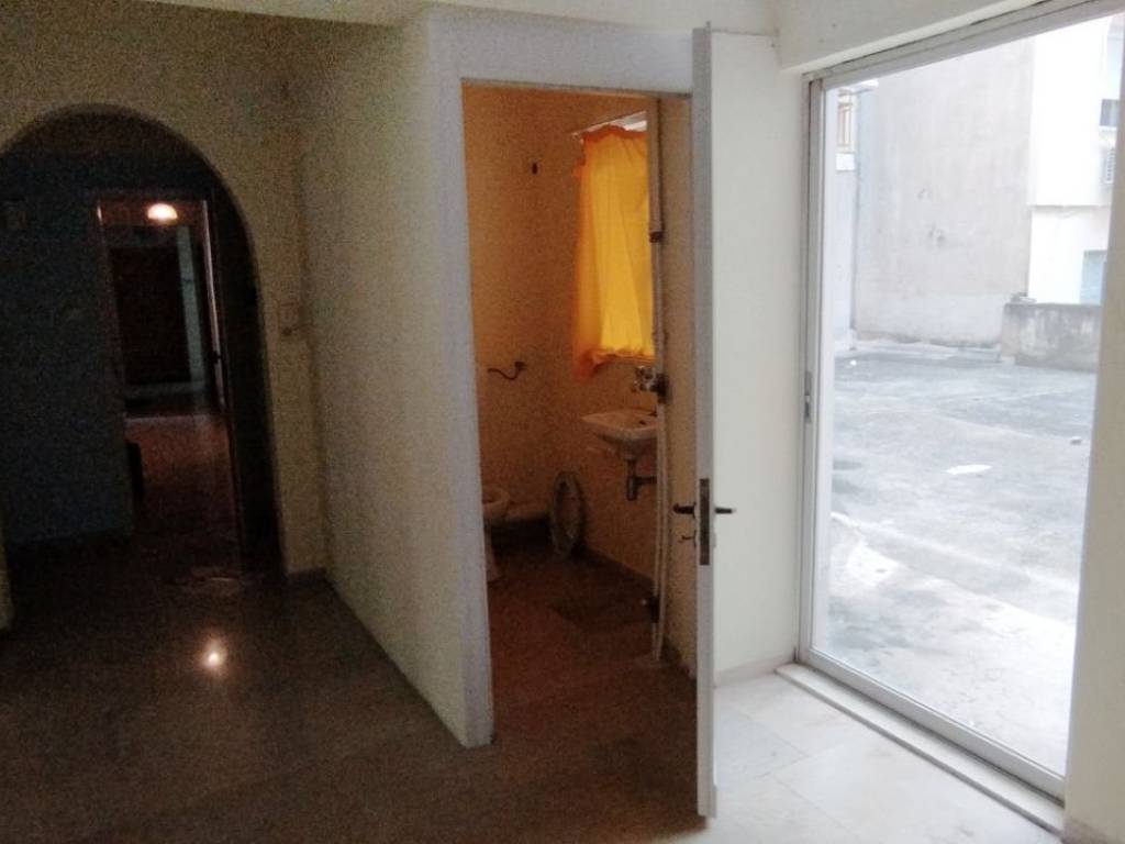 Το W.C. και η πίσω βεράντα