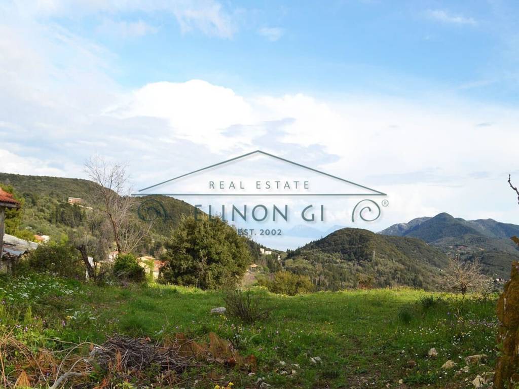 Η όμορφη θέα από το οικόπεδο