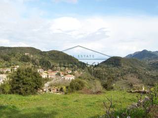 Η όμορφη θέα από το οικόπεδο