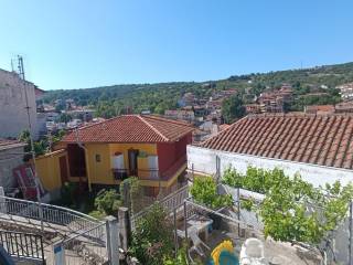 ΘΕΑ ΑΠΟ ΠΡΩΤΟ ΟΡΟΦΟ