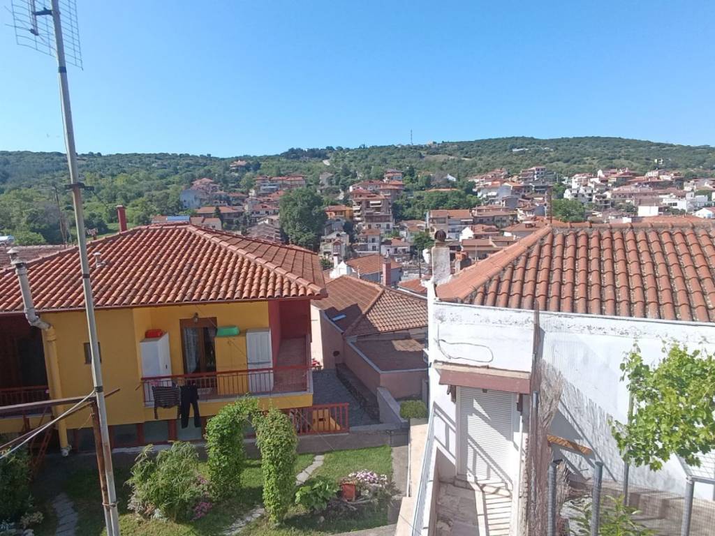 ΘΕΑ ΑΠΟ ΠΡΩΤΟ ΟΡΟΦΟ