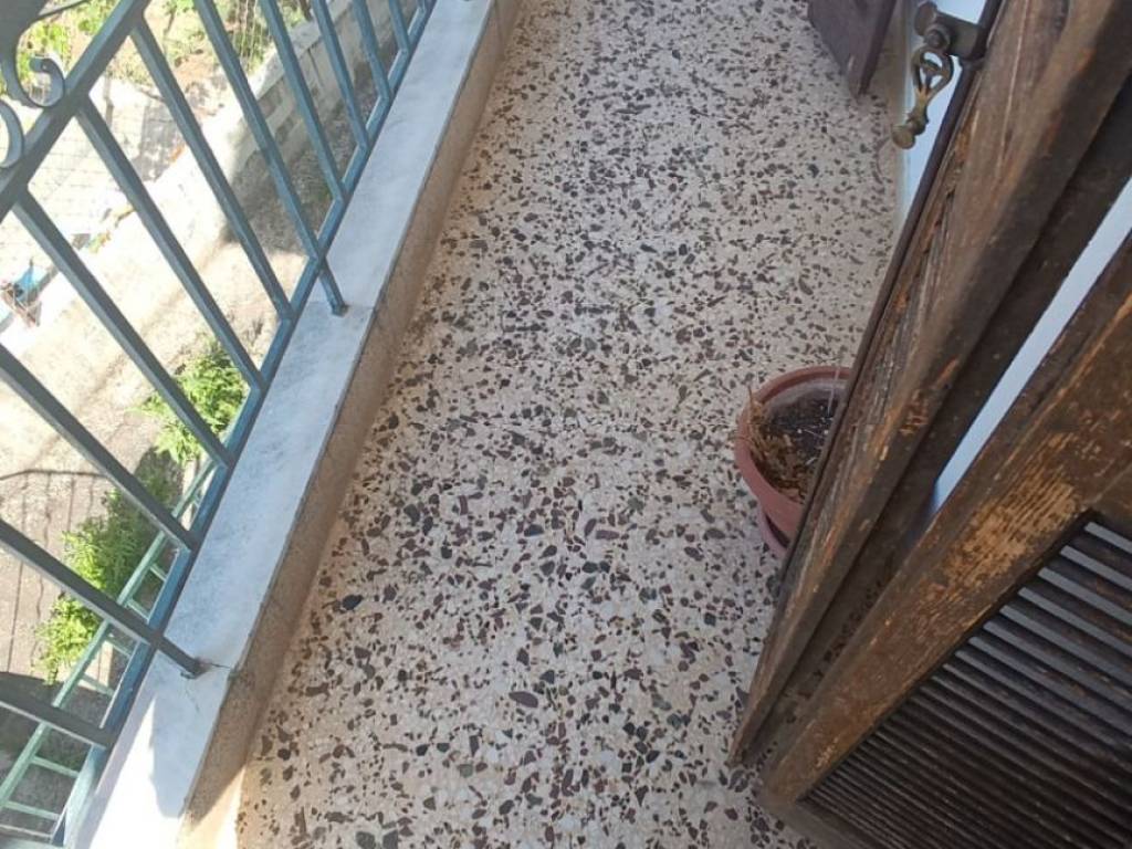 ΜΠΑΛΚΟΝΙ ΠΡΩΤΟΥ ΟΡΟΦΟΥ