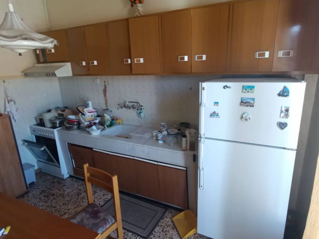 ΚΟΥΖΙΝΑ ΠΡΩΤΟΥ ΟΡΟΦΟΥ ΧΩΡΙΣΤΗ