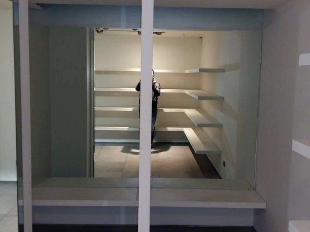 Forumland Real Estate, κατάστημα