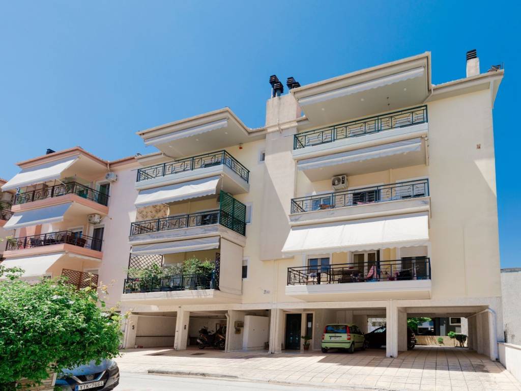 EXOTERIKO TES POLYKATOIKIAS