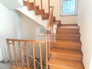 TO THE BEDROOMS - PLAYROOM