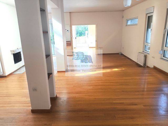 LIVING ROOM WITH FIREPLACE