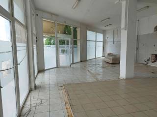 Ενιαιο ισόγειο 100 τμ