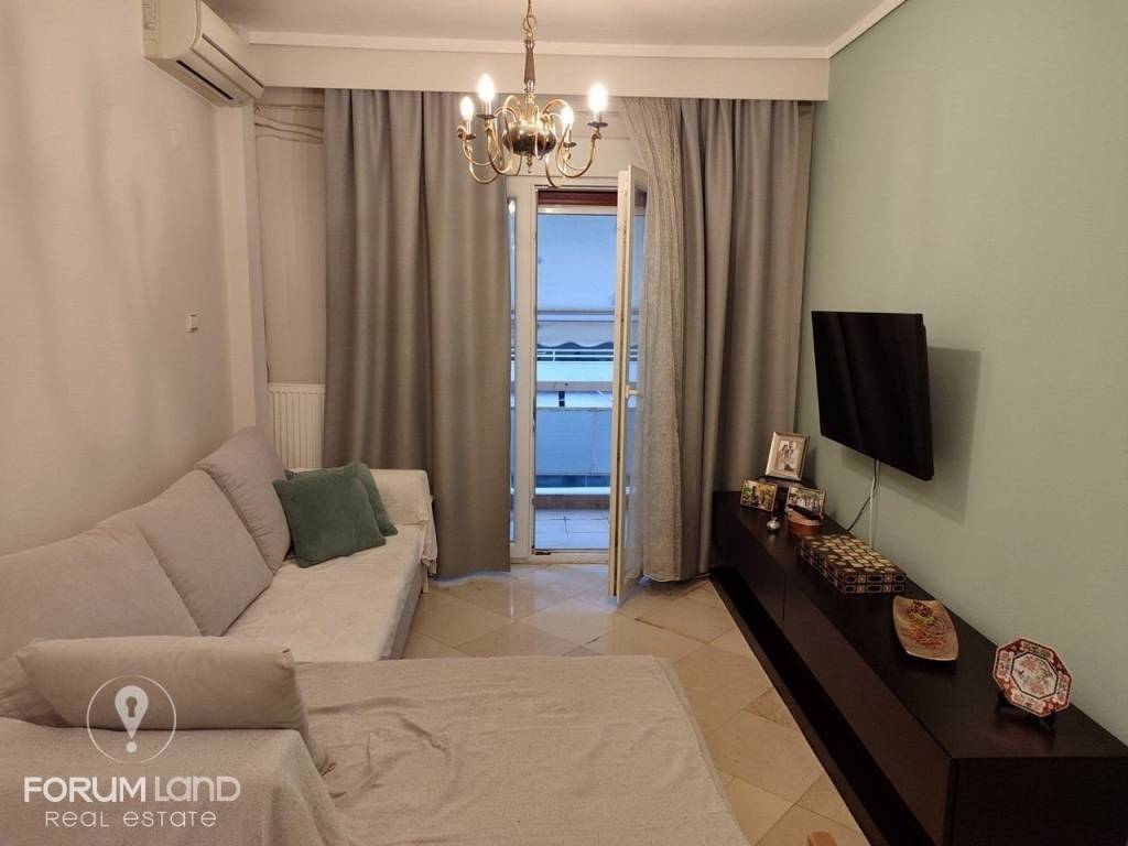 Forumland Real Estate, Σαλόνι