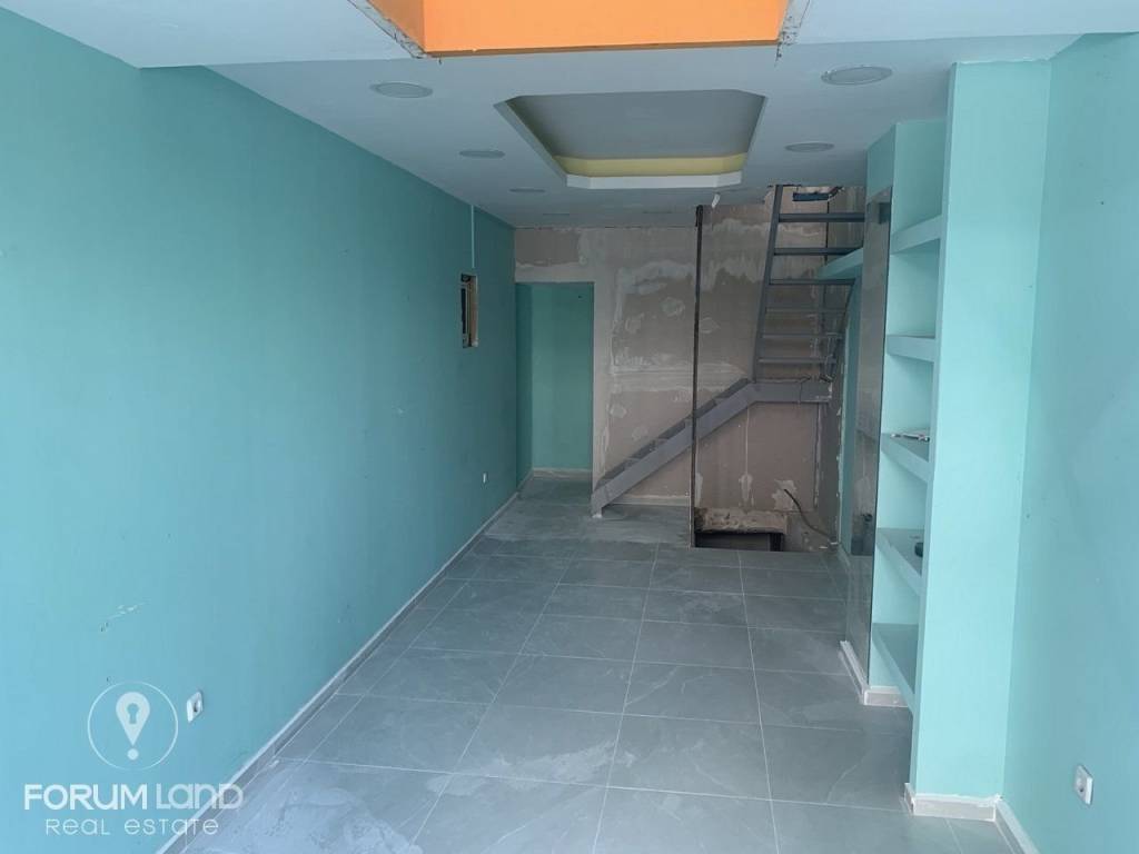 Forumland Real Estate, ισόγειο