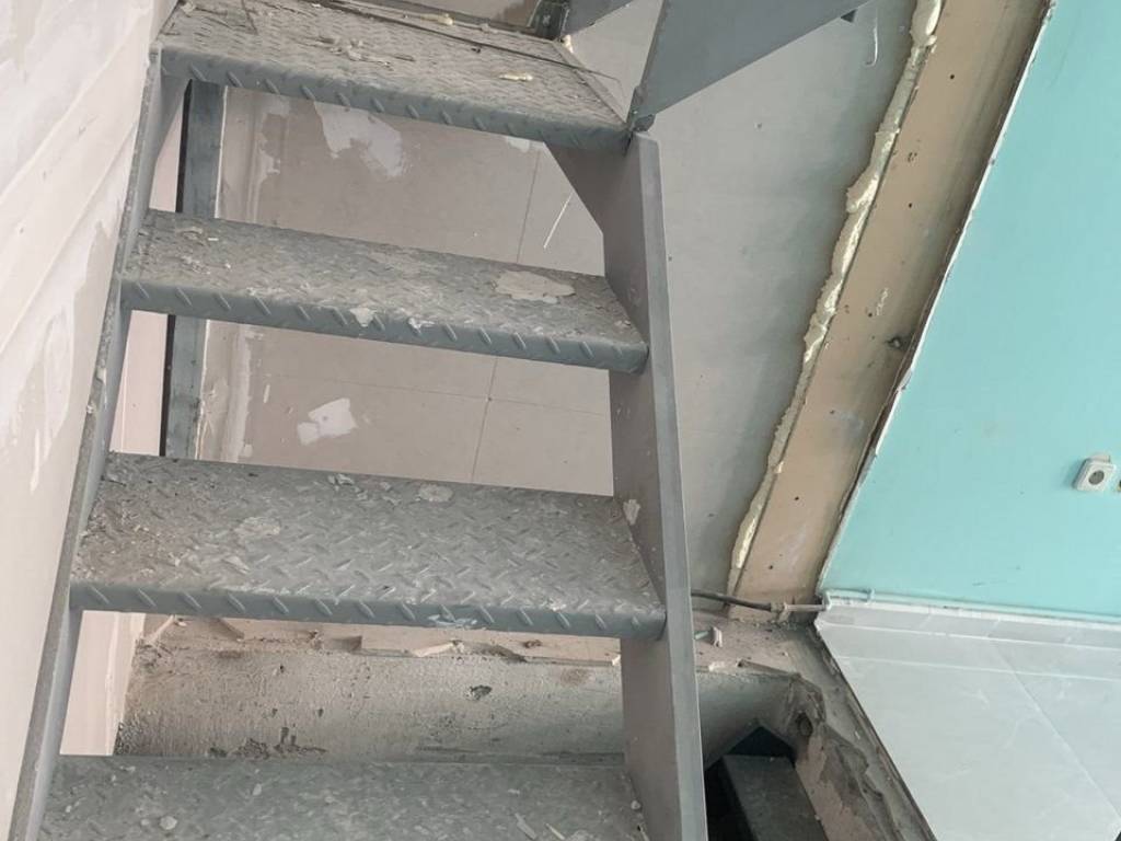 Forumland Real Estate, Esoterikes Skales