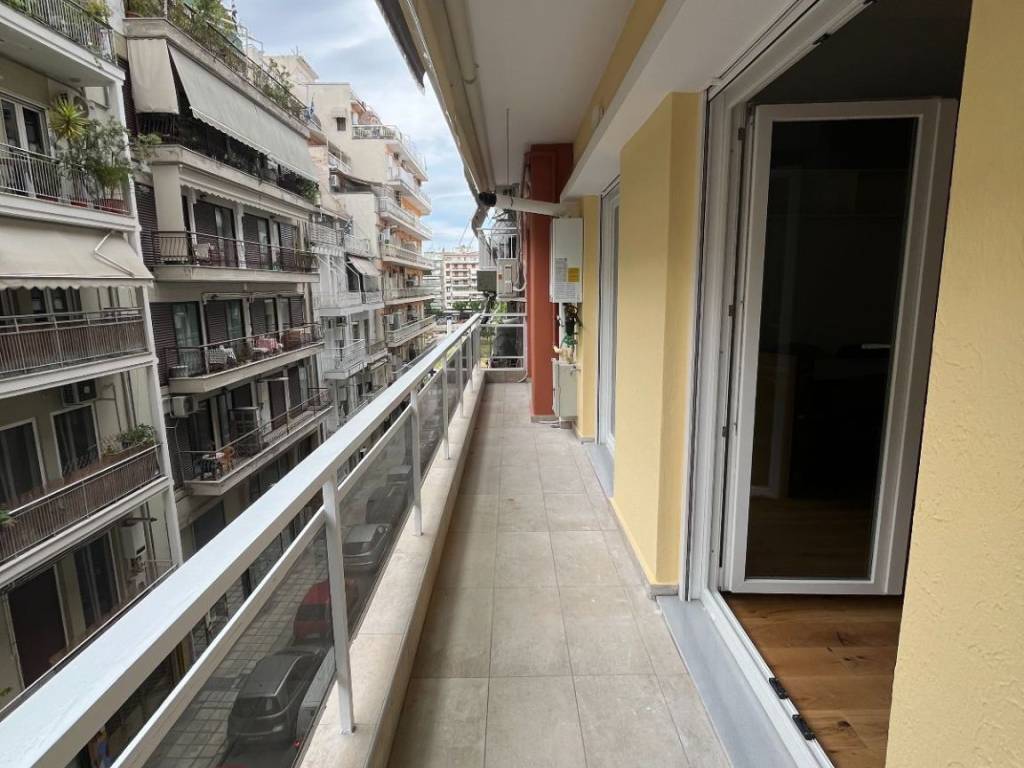 Mprosta Mpalkoni (salonioy, master ypnodomatioy)