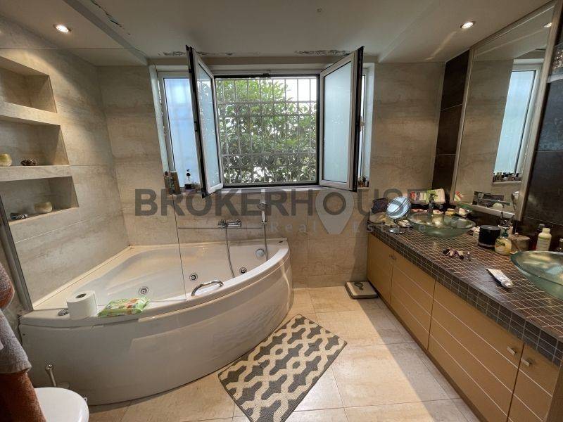 Μπάνιο,Τζακούζι