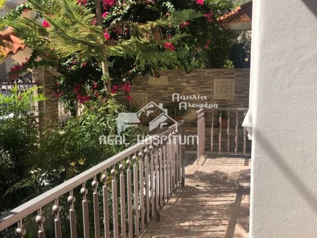 Θέα από μπαλκόνι