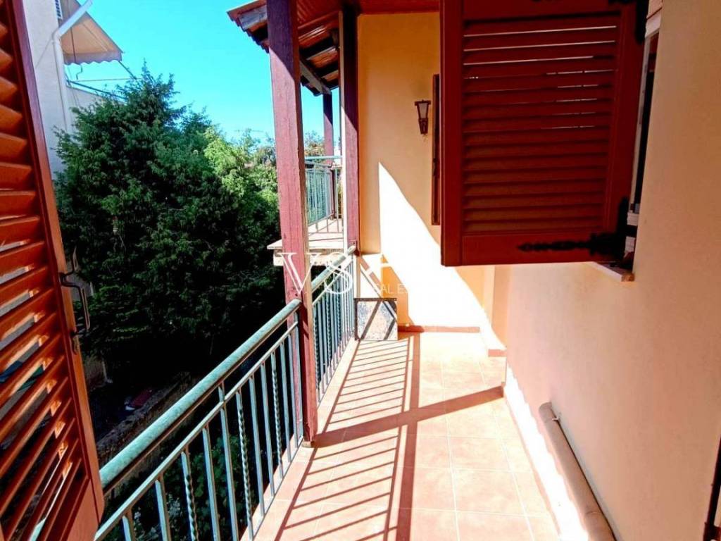 Θέα απο μπαλκόνι