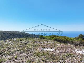 Η όμορφη θέα από το αγροτεμάχιο