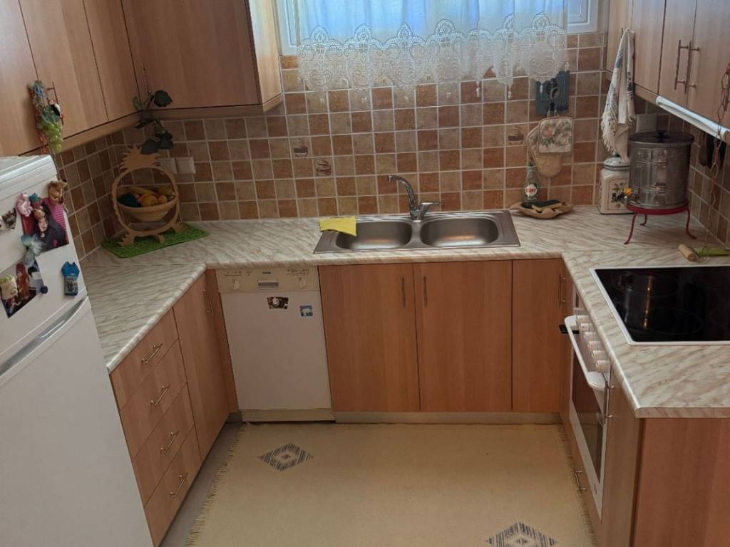 η δευτερη βοηθητικη κουζινα