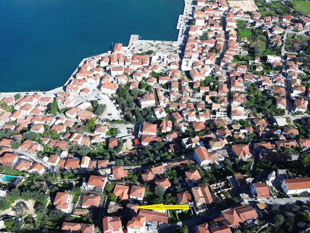 Aerial view and location of house with sea view for sale