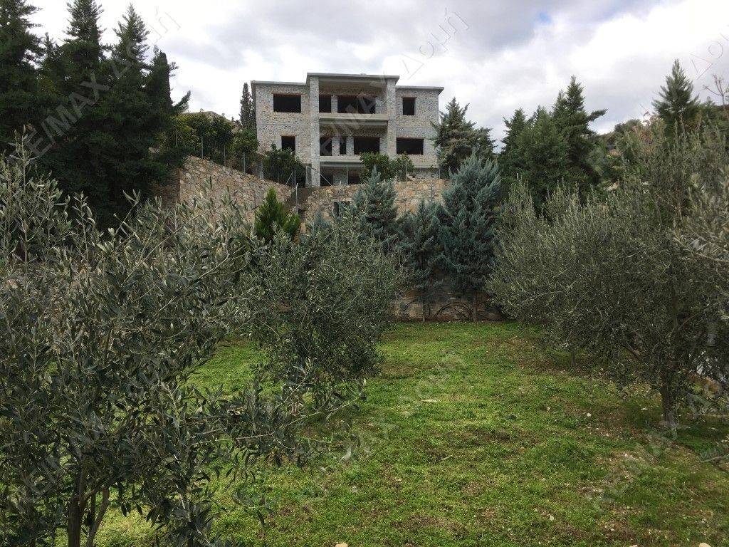 Βίλα | 580τ.μ. | 1100000 €