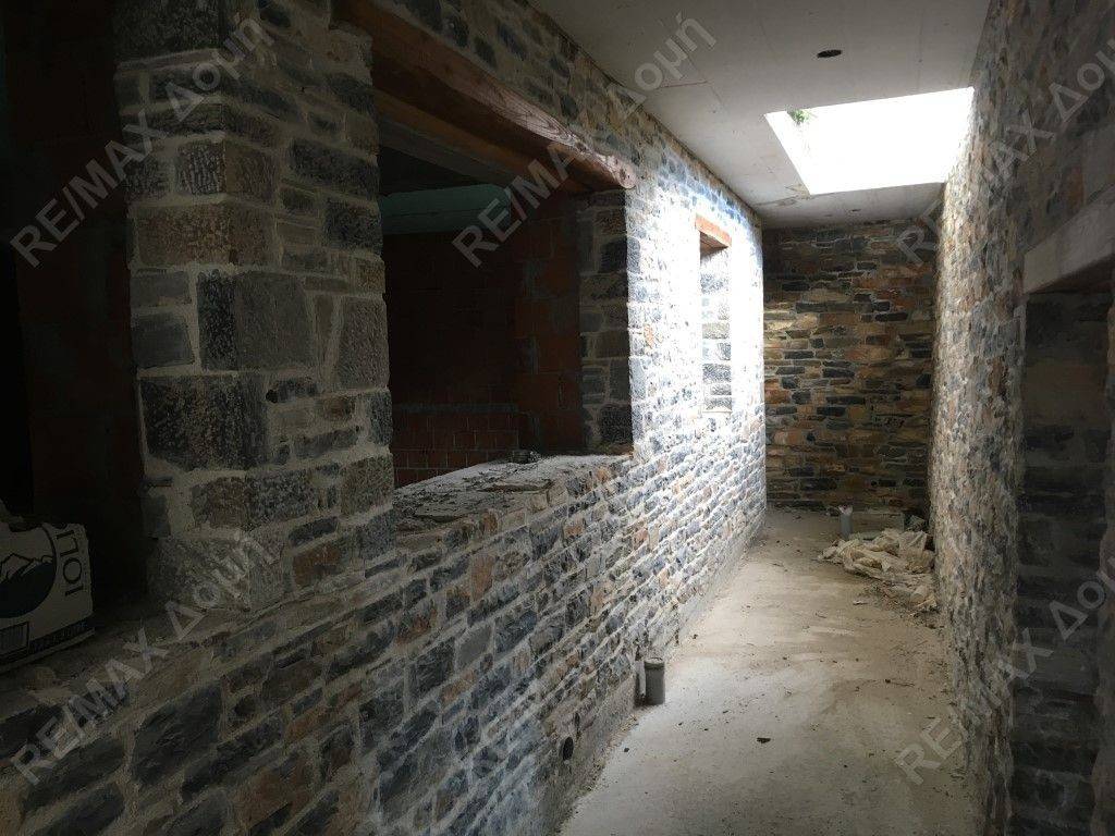 Βίλα | 580τ.μ. | 1100000 €