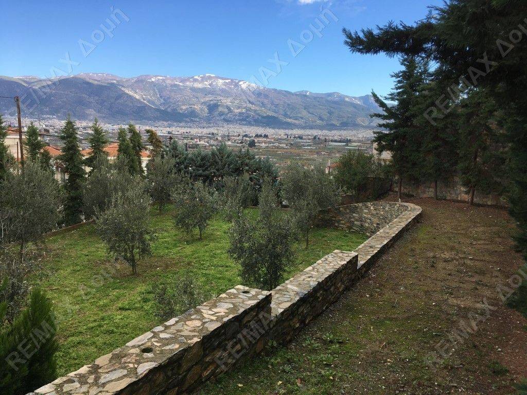 Βίλα | 580τ.μ. | 1100000 €