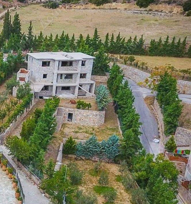 Βίλα | 580τ.μ. | 1100000 €