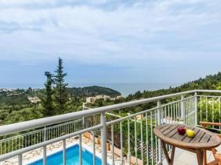 Θέα από μπαλκόνι