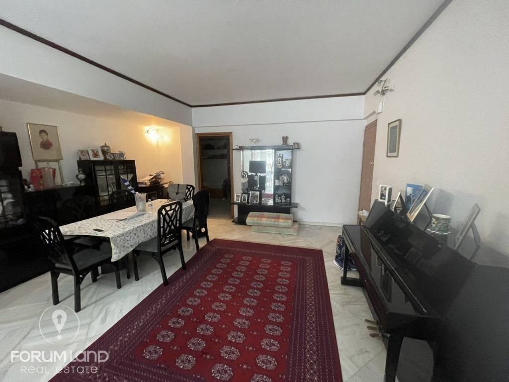 Forumland Real Estate, Σαλόνι