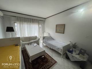 Forumland Real Estate, Σαλόνι