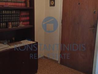 Πόρτα εισόδου και χωλ