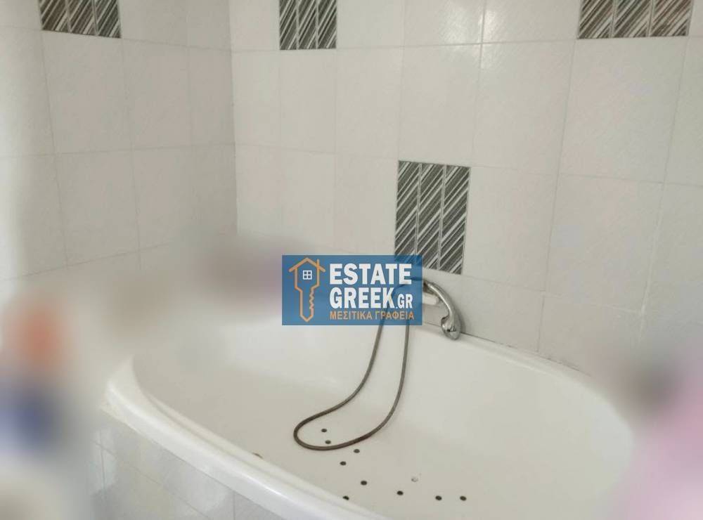 ★ Οικόπεδο 1.000 τ.μ. ★ 4 υπνοδωμάτια ★ Ηλιακός θερμοσίφωνας ★