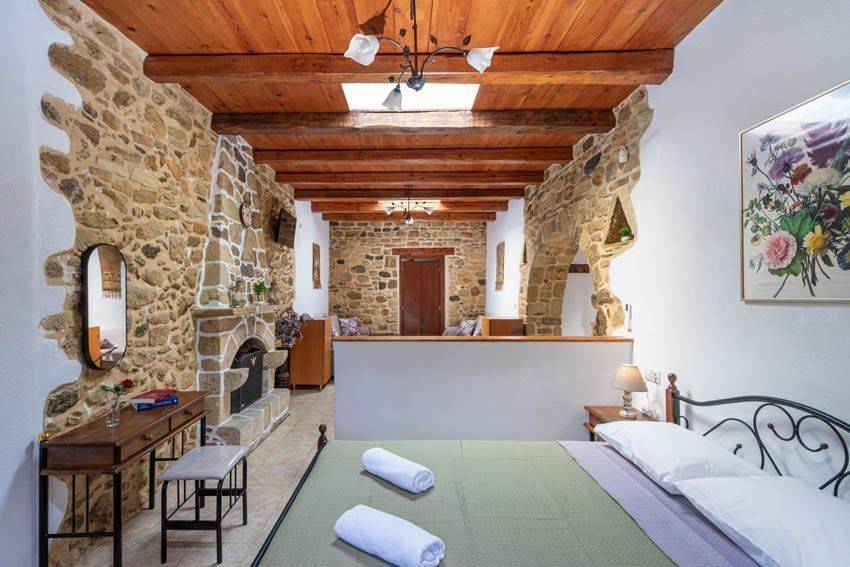 Ypnodomatio kai tzaki