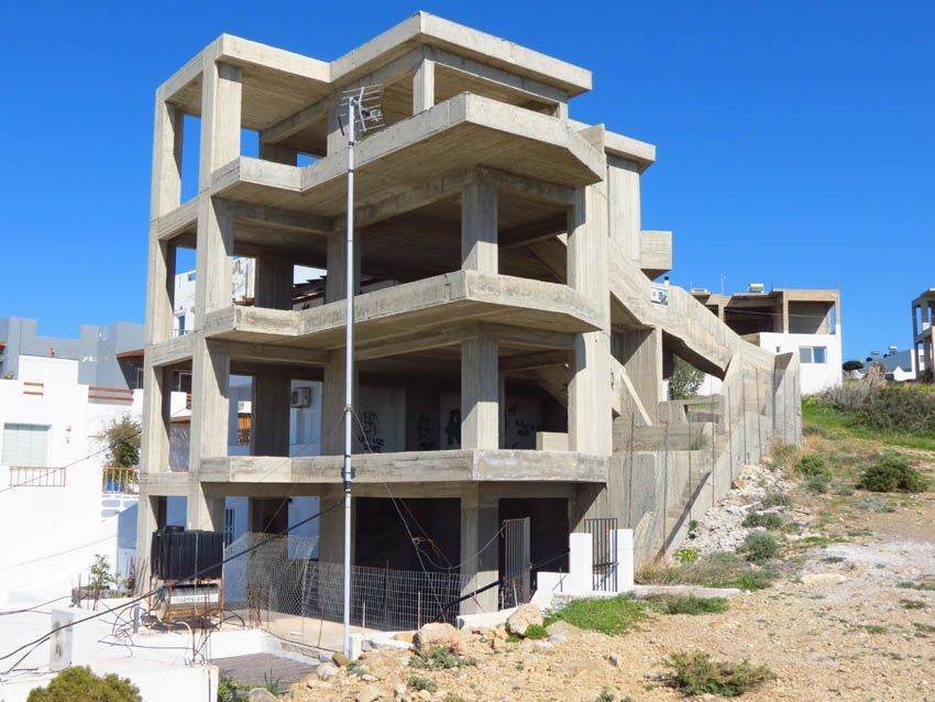 Ολο το κτίριο εξωτερικά