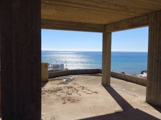 Θέα μέσα από το διαμέρισμα