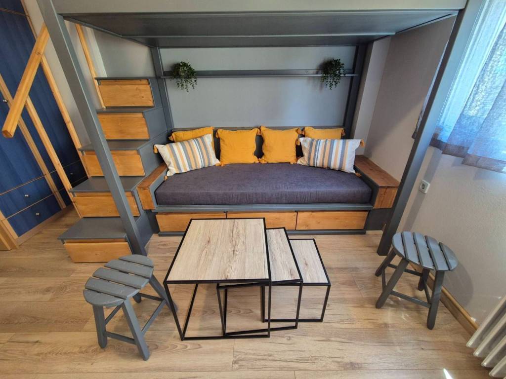 ΣΑΛΟΝΙ - ΥΠΝΟΔΩΜΑΤΙΟ