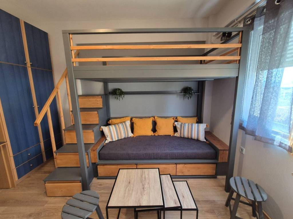 ΣΑΛΟΝΙ - ΥΠΝΟΔΩΜΑΤΙΟ