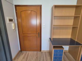 ΠΟΡΤΑ ΕΙΣΟΔΟΥ