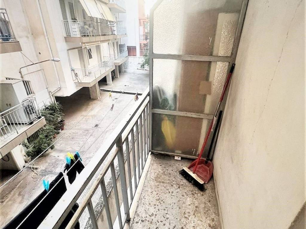 ΠΙΣΩ ΜΠΑΛΚΟΝΙ