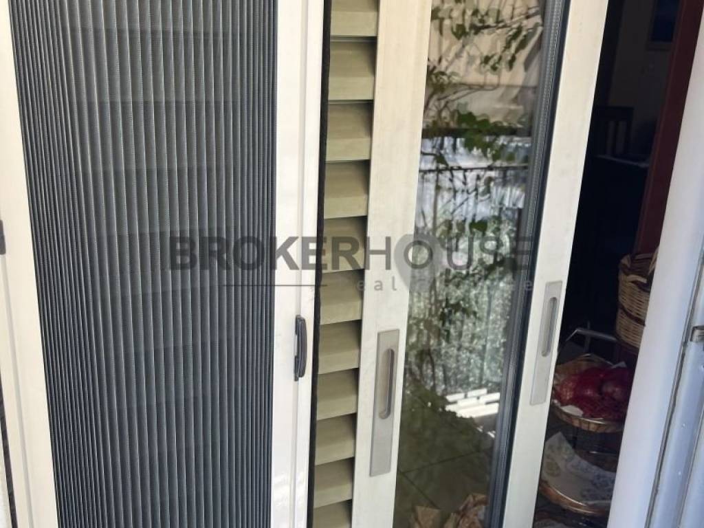 ΠΑΡΑΘΥΡΑ ΜΕ ΣΙΤΕΣ