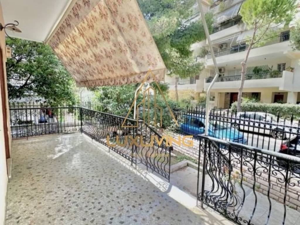 Θέα από μπαλκόνι