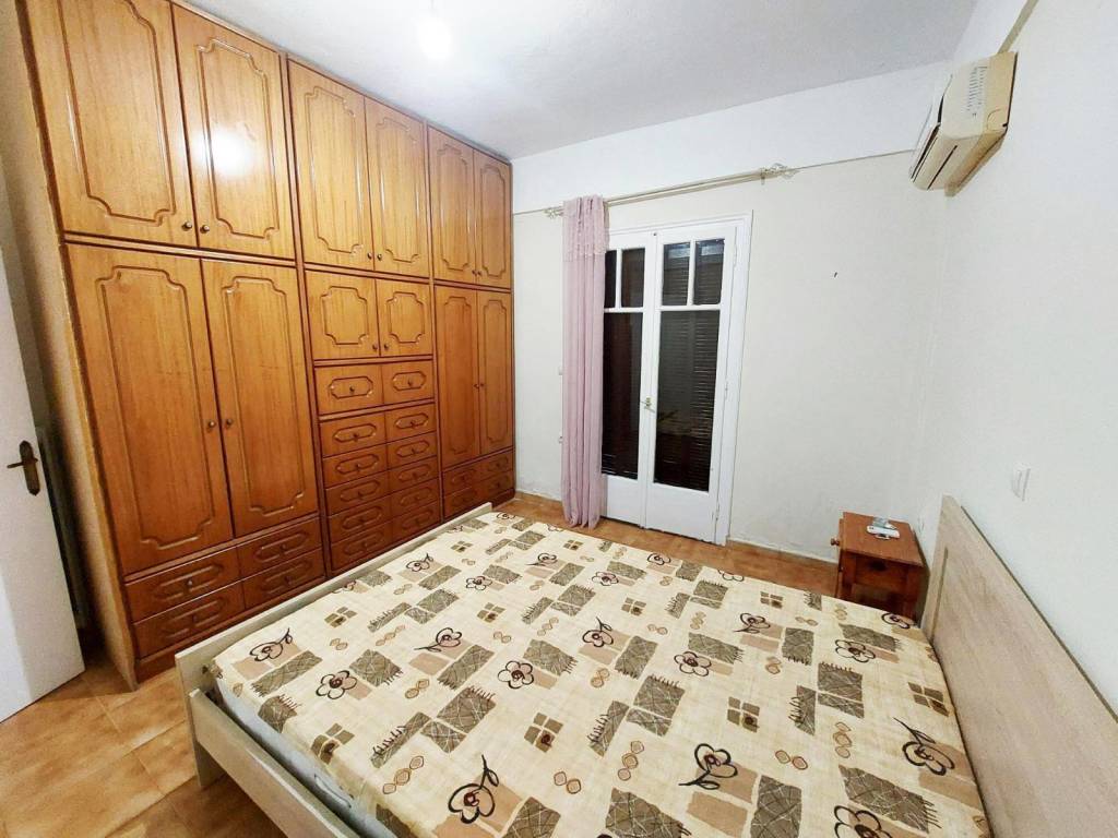 Megalo ypnodomatio me exaphylle ntoylapa