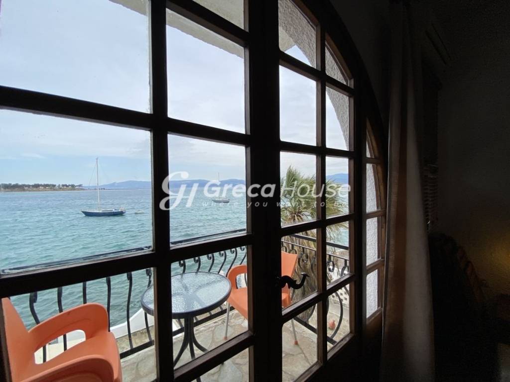 Παραθαλλάσιο ξενοδοχείο προς πώληση στην Έυβοια