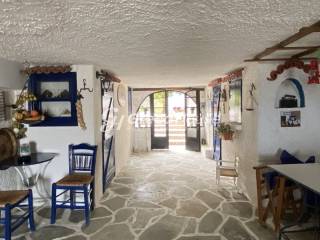 Παραθαλλάσιο ξενοδοχείο προς πώληση στην Έυβοια