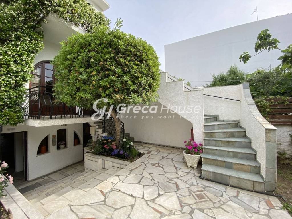 Παραθαλλάσιο ξενοδοχείο προς πώληση στην Έυβοια