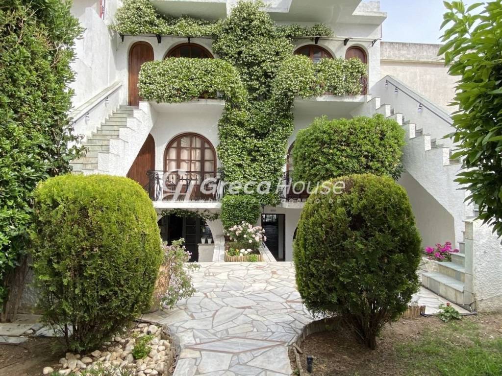 Παραθαλλάσιο ξενοδοχείο προς πώληση στην Έυβοια