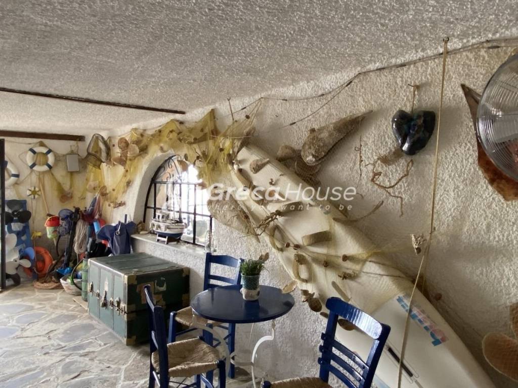 Παραθαλλάσιο ξενοδοχείο προς πώληση στην Έυβοια