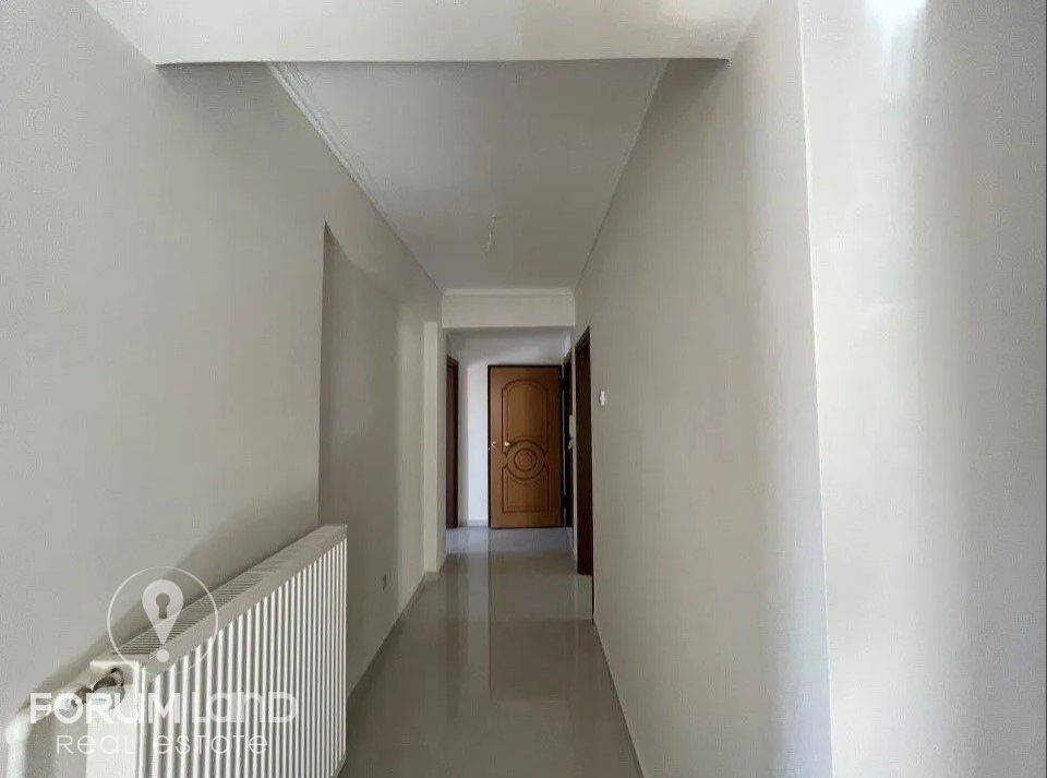 Forumland Real Estate, Διάδρομος