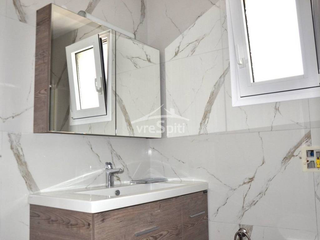 ΑΠΟΨΗ ΜΠΑΝΙΟΥ