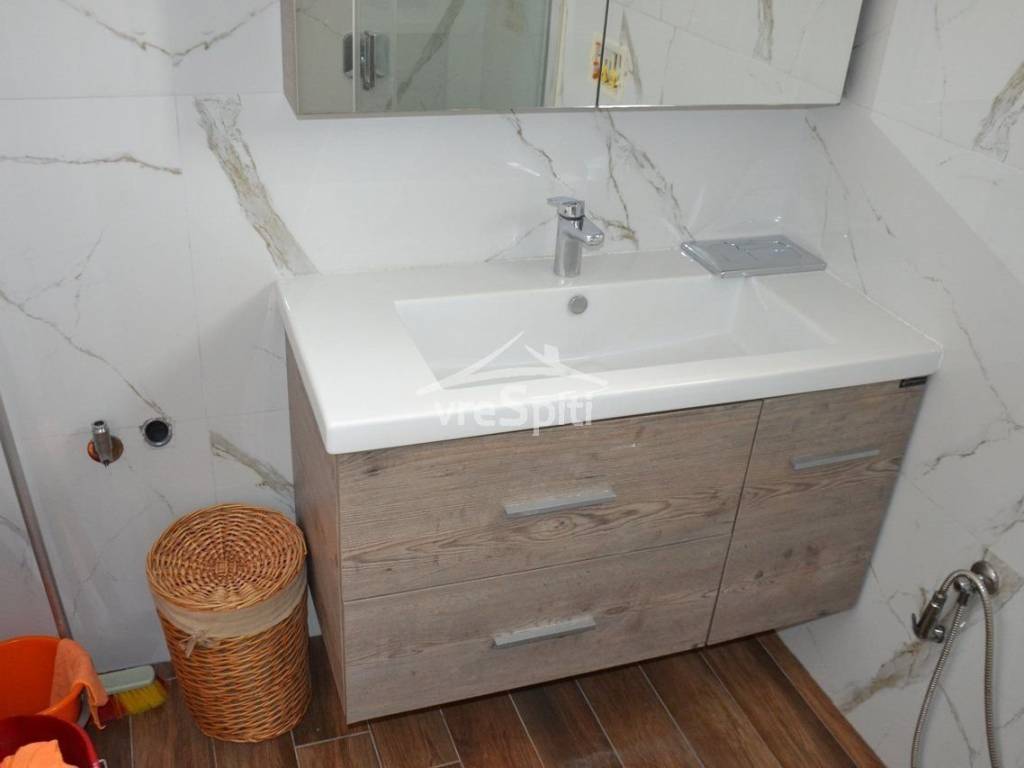 ΑΠΟΨΗ ΜΠΑΝΙΟΥ