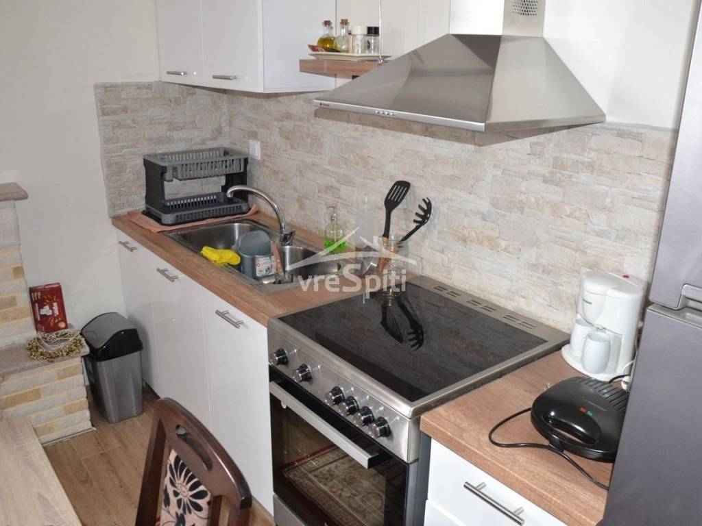 ΚΟΥΖΙΝΑ ΙΣΟΓΕΙΟΥ